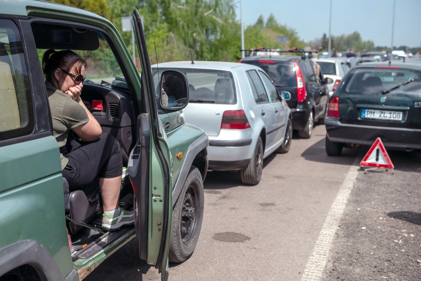 Używane samochody czekają na wjazd do Ukrainy na przejściu w Zosinie. Używane samochody czekają na wjazd do Ukrainy na przejściu w Zosinie.