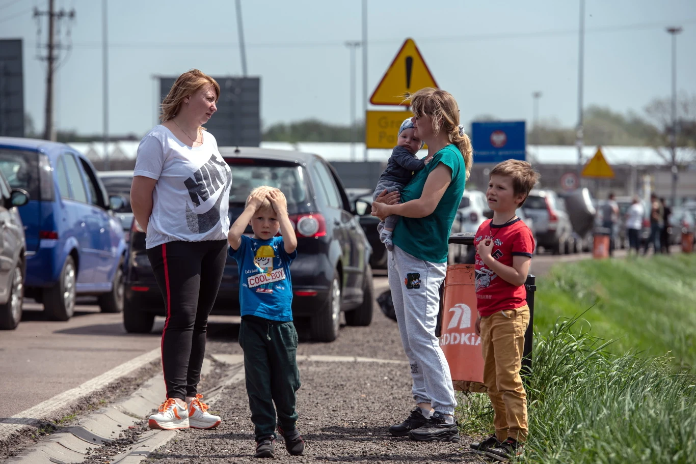 Używane samochody czekają na wjazd do Ukrainy na przejściu w Zosinie. Używane samochody czekają na wjazd do Ukrainy na przejściu w Zosinie.
