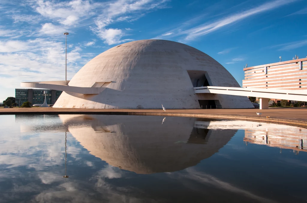 Brasilia przypomina scenografię do filmu S-F