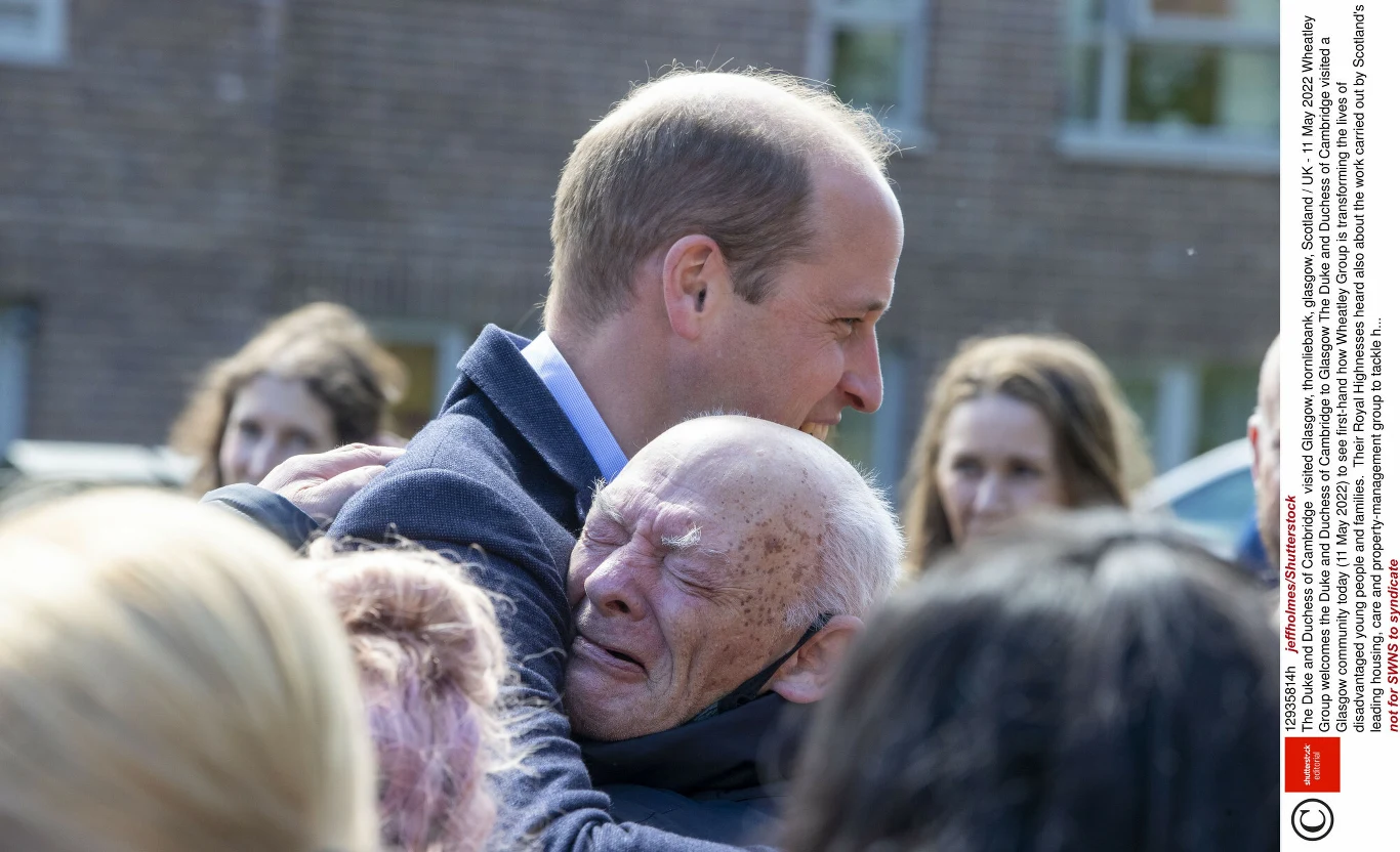 Książę William w objęciach mieszkańca osiedla sojclanego Książę William w objęciach mieszkańca osiedla sojclanego