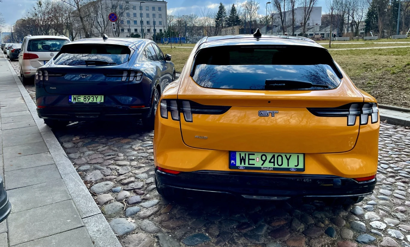 Ford Mustang Mach-E AWD oraz Mach-E GT
