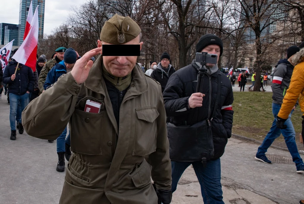 Wojciech O., przed osadzeniem w areszcie, był patostreamerem. Nienawistne hasła głosił też poza siecią Wojciech O., przed osadzeniem w areszcie, był patostreamerem. Nienawistne hasła głosił też poza siecią