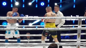 Jan Lodzik (z prawej) w walce wieczoru Babilon Boxing Show w Jaworznie. Rywalem były mistrz świata amatorów  - Włoch Domenico Valentino