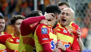 Radość piłkarzy Jagiellonii po bramce na 1-0. Po końcowym gwizdku mina Michała Pazdana była jednak zupełnie inna...