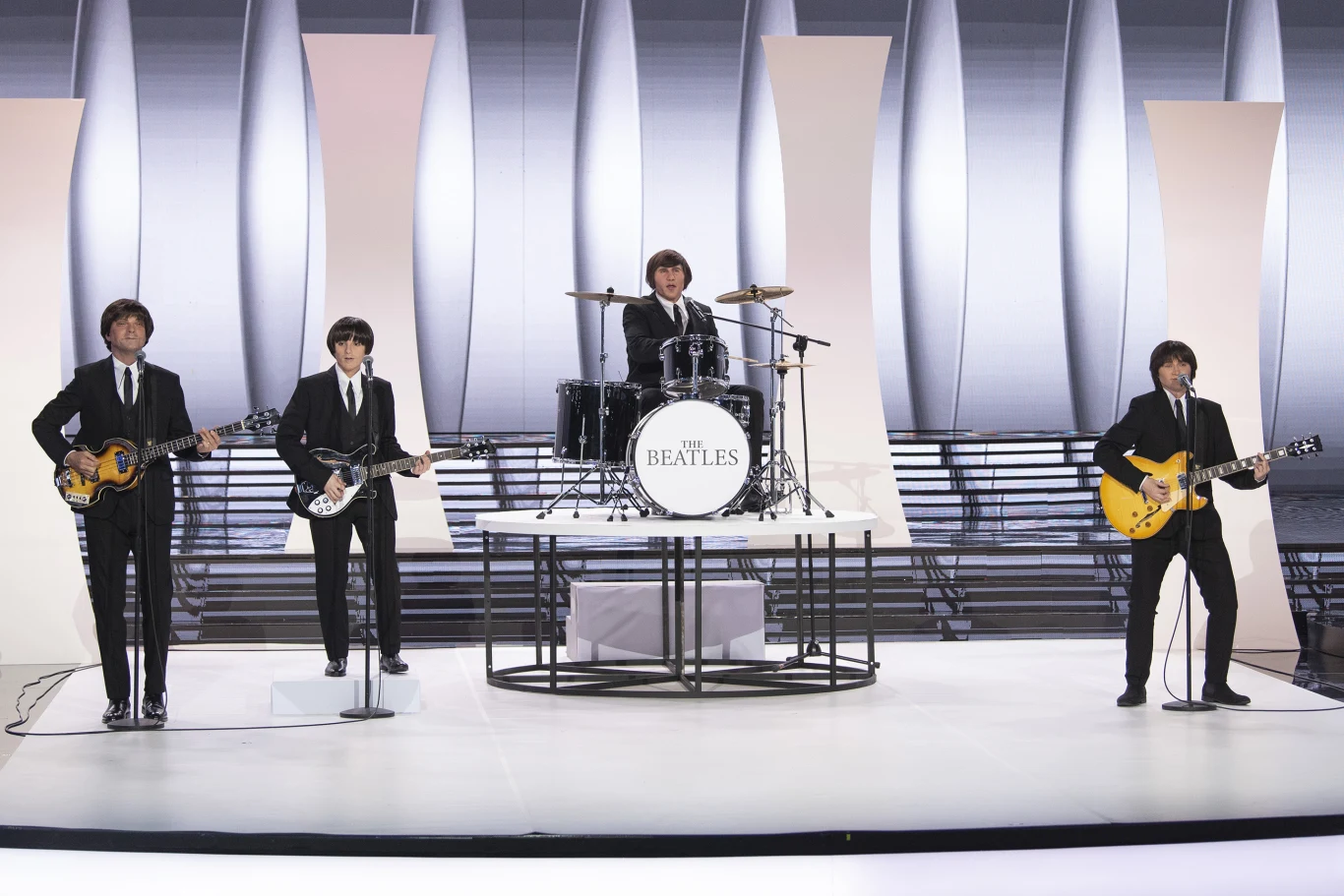 Andzrej Kozłowski, Ania Rusowicz, Danzel i Viki Gabor jako The Beatles Andzrej Kozłowski, Ania Rusowicz, Danzel i Viki Gabor jako The Beatles