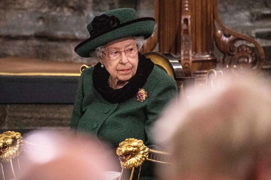 Królowa Elżbieta II ma ostatnio spore problemy ze zdrowiem, co niepokoi poddanych 