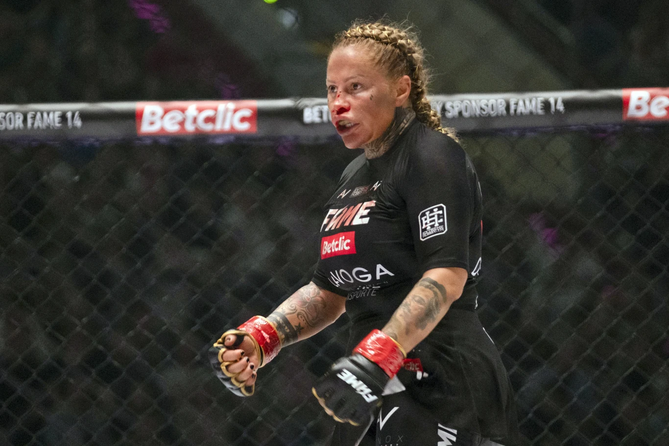 Katarzyna "LaLuna" Aleksander na FAME MMA 14