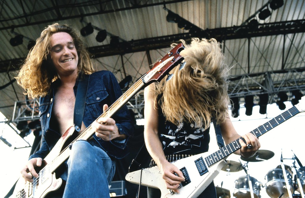 Cliff Burton i James Hetfield (Metallica) w 1984 r.