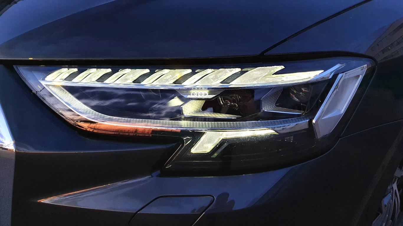 Reflektor DIgital Matrix LED w nowym Audi A8