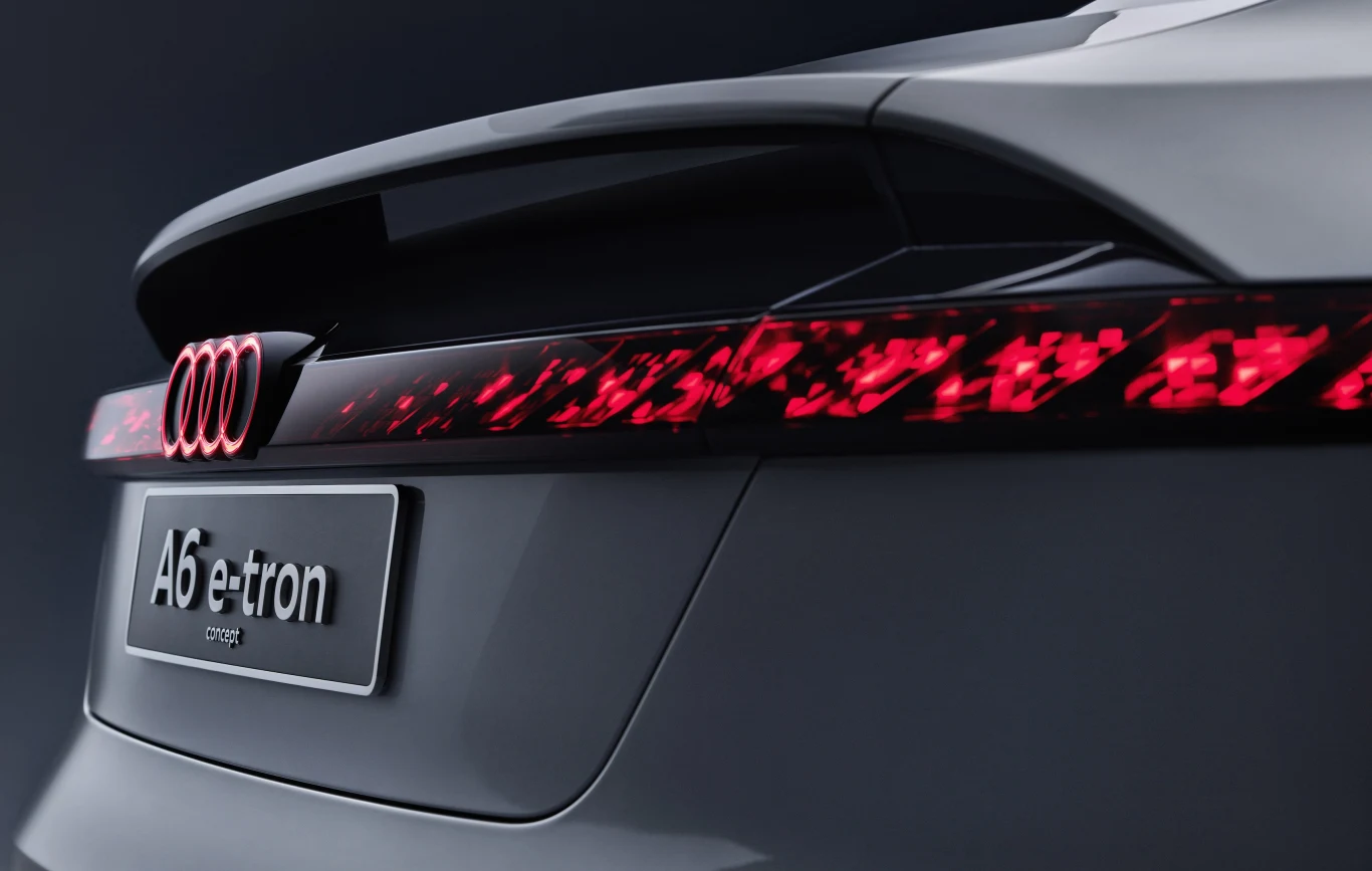 Tylne światła Audi A6 e-tron concept potrafią tworzyć skomplikowane animacje
