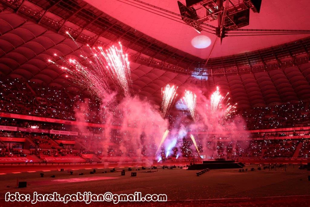 Pokaz sztucznych ogni po zakończeniu Grand Prix na Stadionie Narodowym Pokaz sztucznych ogni po zakończeniu Grand Prix na Stadionie Narodowym