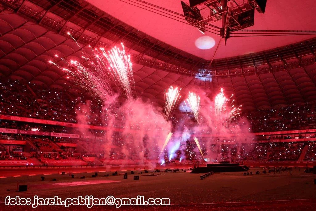 Pokaz sztucznych ogni po zakończeniu Grand Prix na Stadionie Narodowym