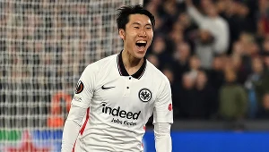 Liga Europy: Eintracht - Rangers. O której godzinie początek finału? Gdzie oglądać? Transmisja w tv i stream online. Na zdjęciu Daichi Kamada (Eintracht)