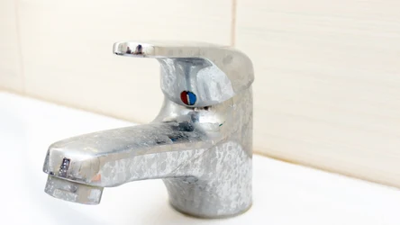 Brudny kran? Rozpuścisz kamień w mgnieniu oka!