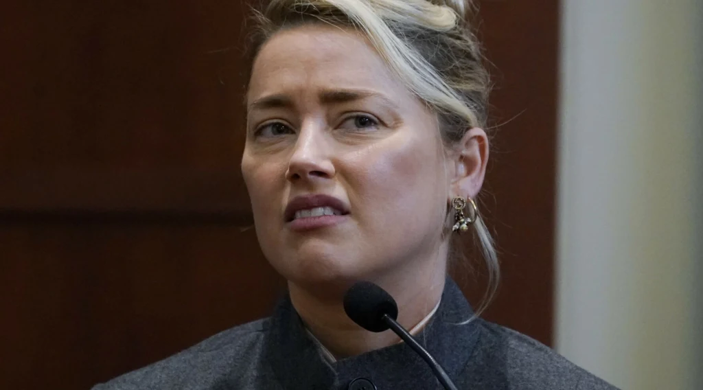 Amber Heard podczas procesu sądowego Amber Heard podczas procesu sądowego