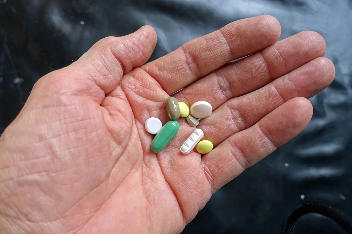 Efekt terapeutyczny leków przeciwdepresyjnych osiąga się dopiero po upływie kilku tygodni ich stosowania Efekt terapeutyczny leków przeciwdepresyjnych osiąga się dopiero po upływie kilku tygodni ich stosowania