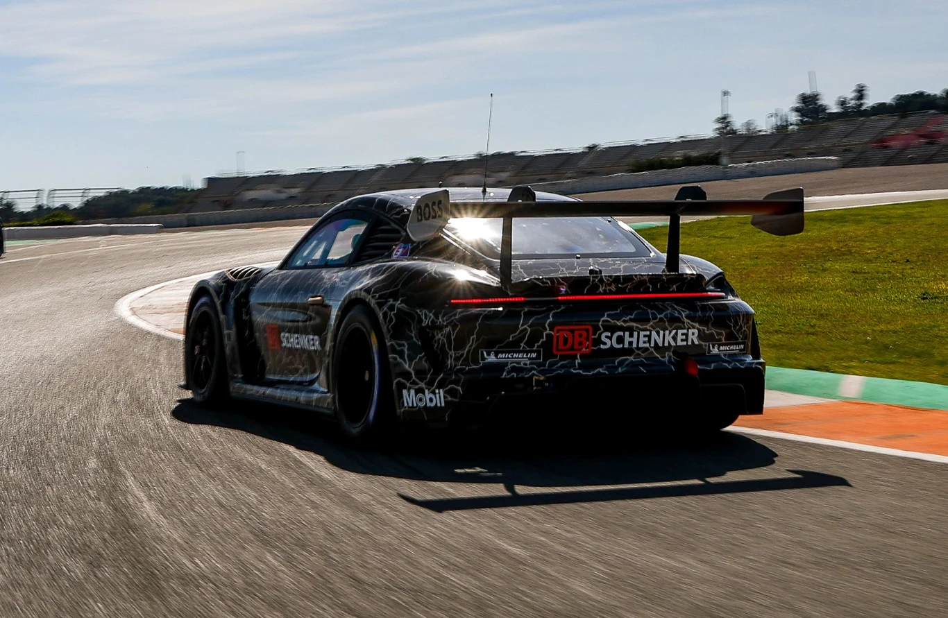 Porsche 718 Cayman GT4 ePerformance