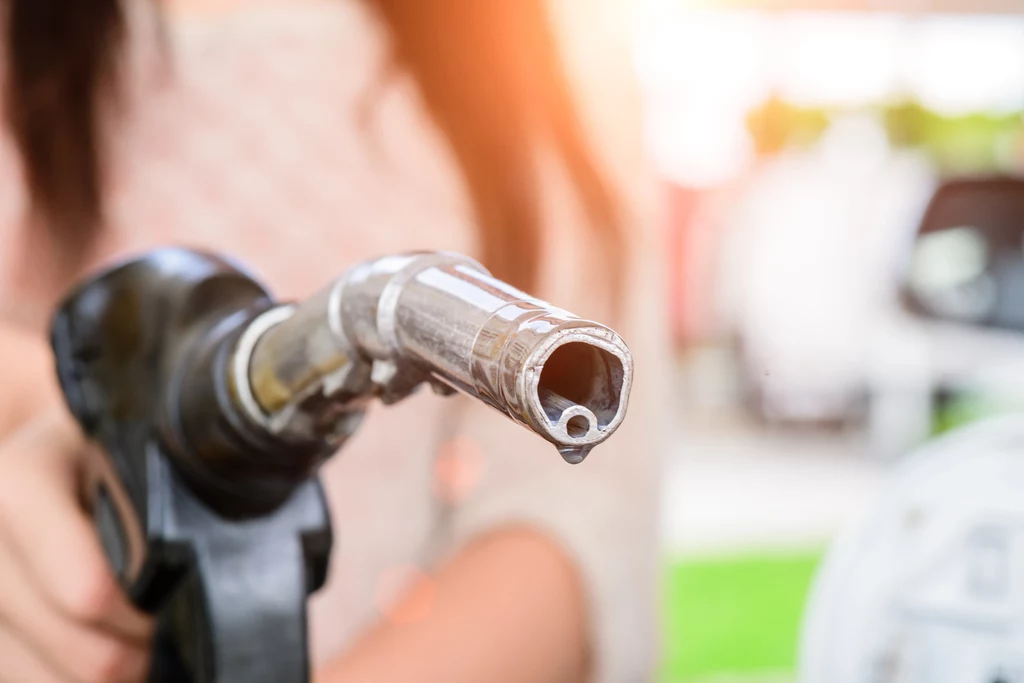 Na stacjach Shella nie będzie już obowiązywać limit dla klientów detalicznych, obejmujący maksymalnie 100 litrów na kierowcę