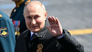 Władimir Putin na paradzie z okazji Dnia Zwycięstwa wyglądał na zmęczonego i osłabionego
