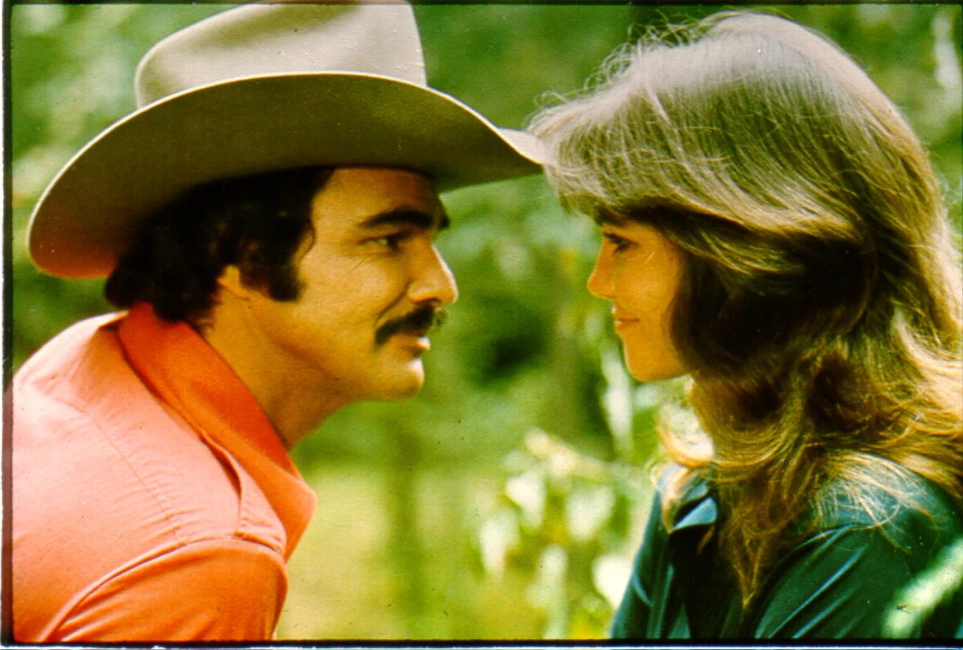Burt Reynolds i Sally Field w filmie "Mistrz kierownicy ucieka"