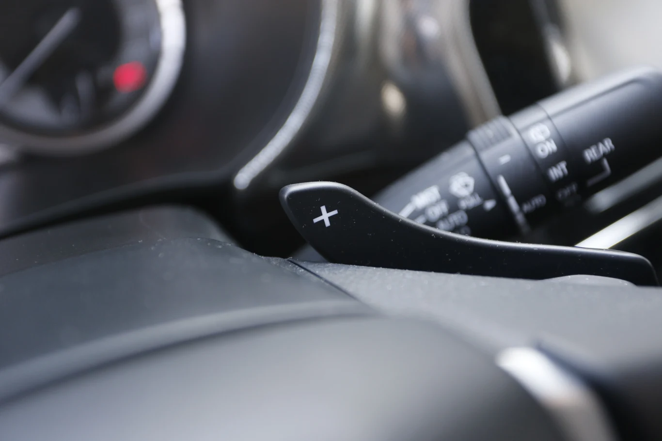 Suzuki Vitara Strong Hybrid. Kiedy rozsądek wygrywa z emocjami Suzuki Vitara Strong Hybrid. Kiedy rozsądek wygrywa z emocjami