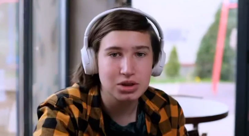 14-letni Julian, czyli "chłopak, który nie zauważył Angeliny Jolie we Lwowie" 14-letni Julian, czyli "chłopak, który nie zauważył Angeliny Jolie we Lwowie"