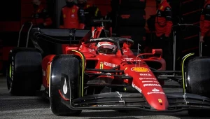 Bolid Ferrari na testach w Barcelonie