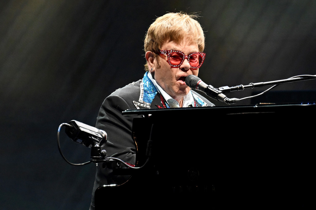 Elton John będzie bohaterem nowego filmu dokumentalnego od Disney+