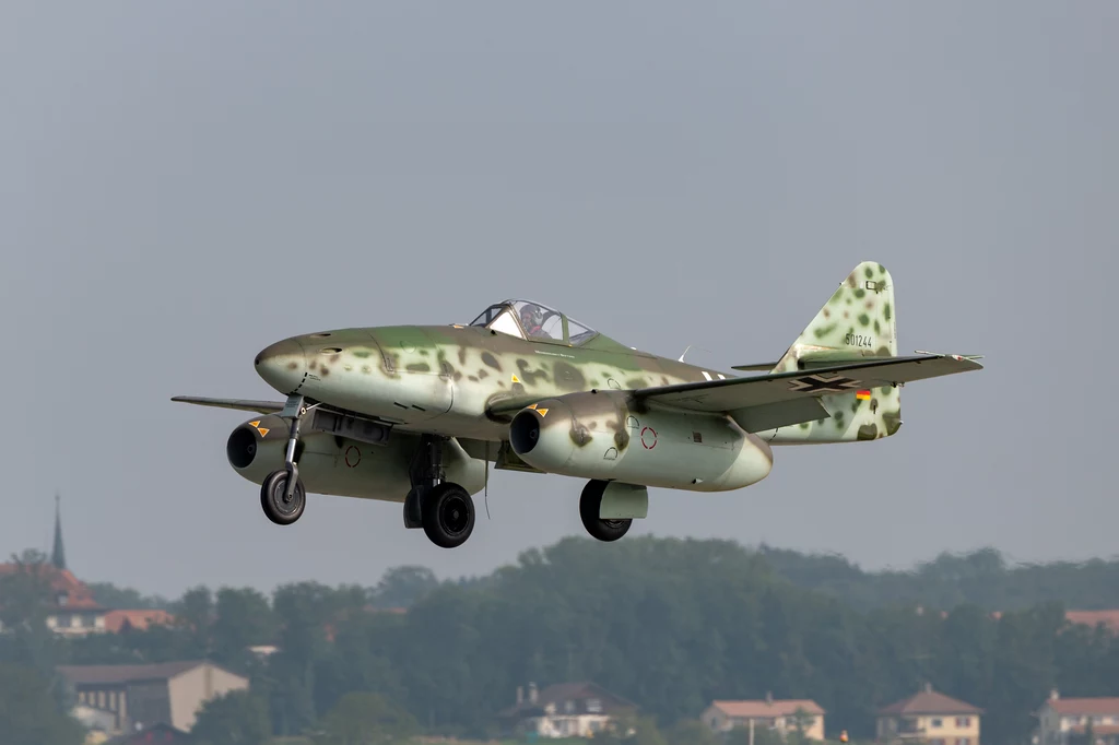 Messerschmitt Me 262 czyli pierwszy na świecie myśliwiec odrzutowy, który miał być budowany w podziemnym kompleksie Riese w Górach Sowich