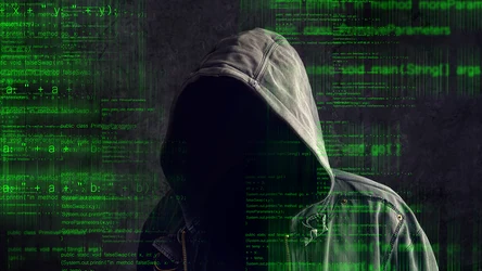 Bank okradziony przy użyciu AI. Deepfake głosu i podszywanie pod szefa kosztowały Fideuram 42 mln euro