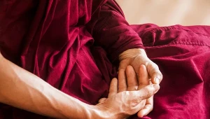 Siddhartha Gautama nie pozostawił po sobie żadnego przekazu w formie pisemnej, a jego nauki przekazywano ustnie