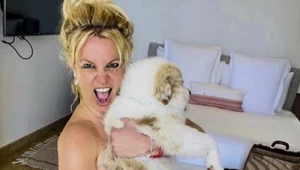 Britney Spears ćwiczy topless na statku! 