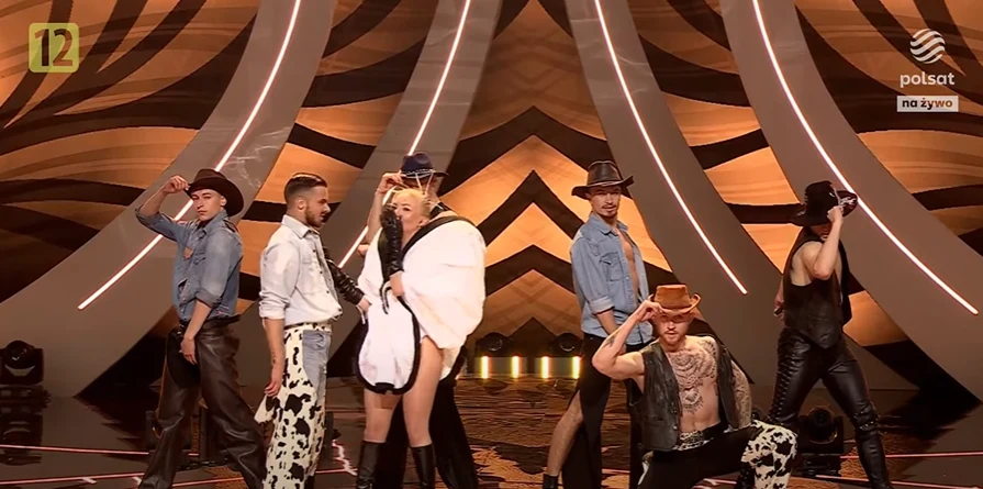 Screen z: https://www.youtube.com/watch?v=kGj9NKsky7o&t=10s