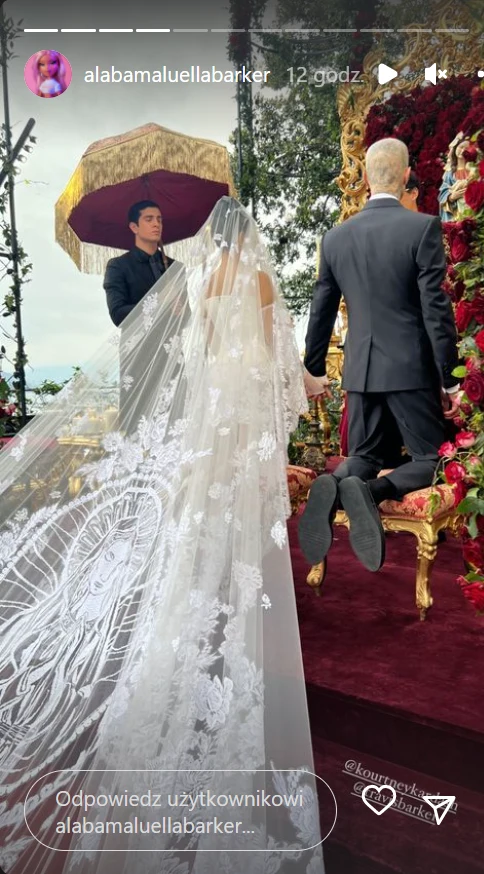 Kourtney Kardashian i Travis Barker: www.instagram.com/alabamaluellabarker/ Kourtney Kardashian i Travis Barker: www.instagram.com/alabamaluellabarker/