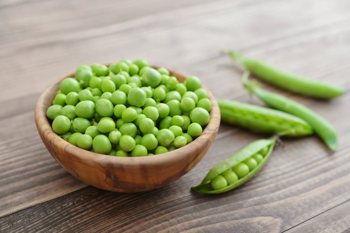 Zupę krem można przygotować zarówno ze świeżego, jak i mrożonego groszku