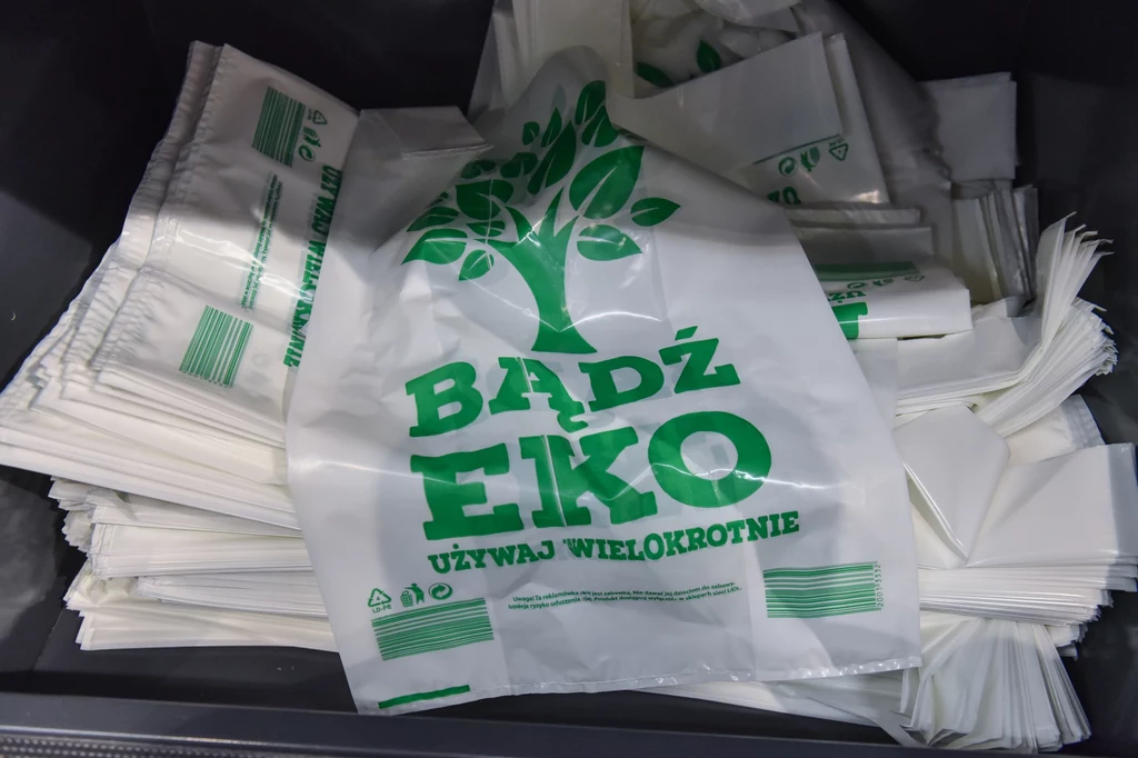 Reklamówka plastikowa czy bawełniana torba? Odpowiedź nie jest wcale tak oczywista