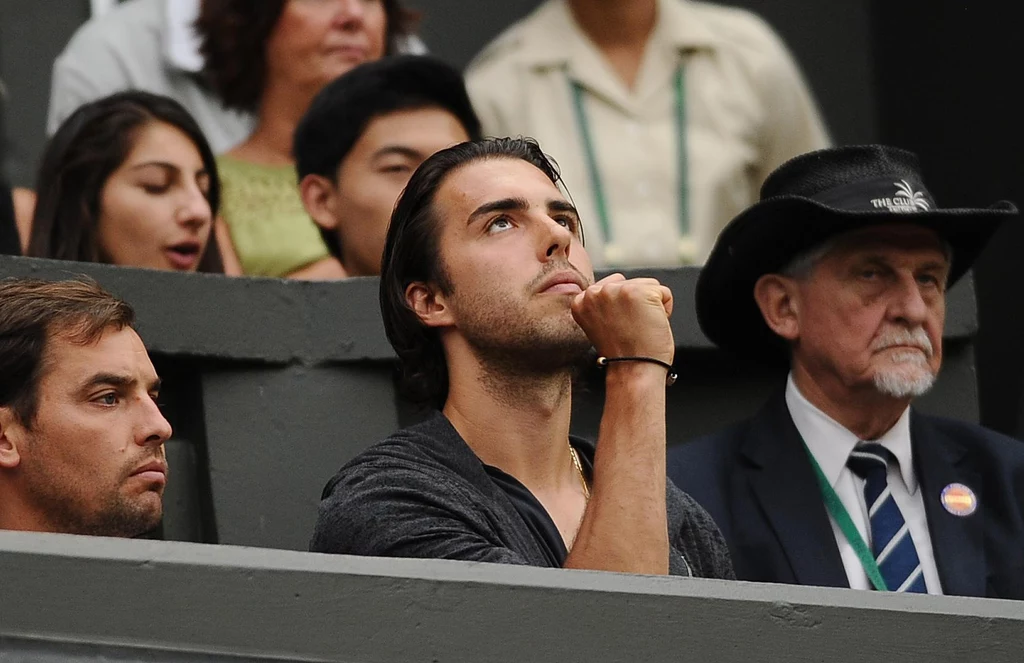 Sasha Vujacic na meczu Szarapowej w 2011 roku Sasha Vujacic na meczu Szarapowej w 2011 roku