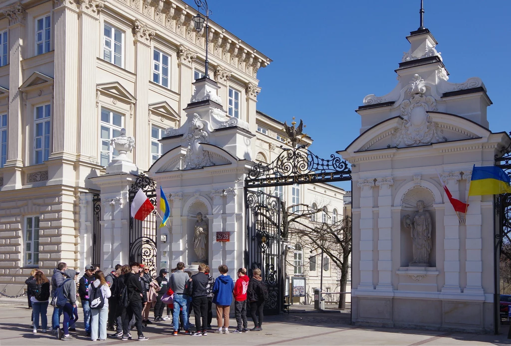 Młodzi Polacy odchodzą od Kościoła, bo ten "patrzy w przeszłość"?