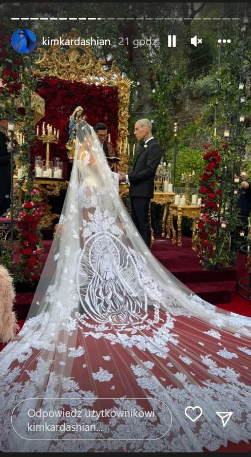 Kourtney Kardashian : www.instagram.com/kimkardashian/ Kourtney Kardashian : www.instagram.com/kimkardashian/