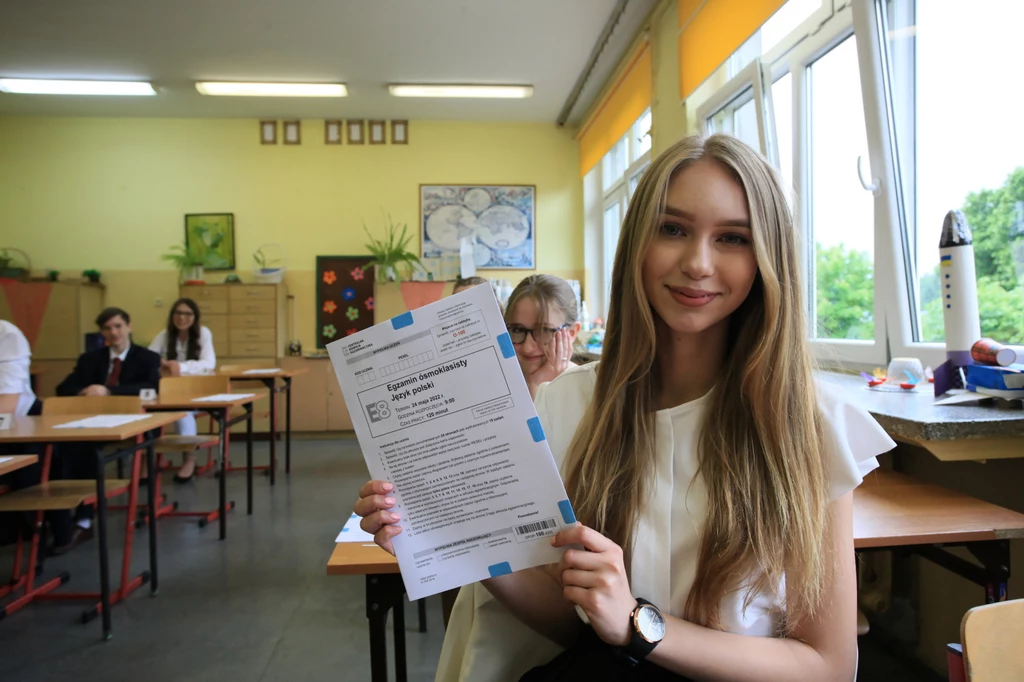 Uczniowie przed egzaminem ósmoklasisty w Szkole Podstawowej nr 21 im. Orląt Lwowskich w Gorzowie Wielkopolskim Uczniowie przed egzaminem ósmoklasisty w Szkole Podstawowej nr 21 im. Orląt Lwowskich w Gorzowie Wielkopolskim