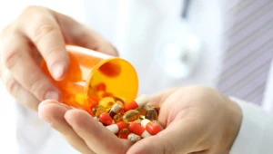 Dla odporności ważne są witaminy: C, D, A, E i B6. To "złota piątka". Ale rola witamin w organizmie to znacznie więcej niż tylko zapobieganie infekcjom