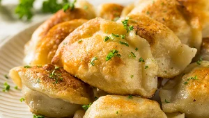 ​To ciasto na pierogi zrobisz bez grama mąki. Smakuje obłędnie