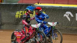 Żużel. GP Czech. Kiedy i o której zawody w Pradze? Gdzie oglądać transmisję? Na zdjęciu Max Fricke i Bartosz Zmarzlik