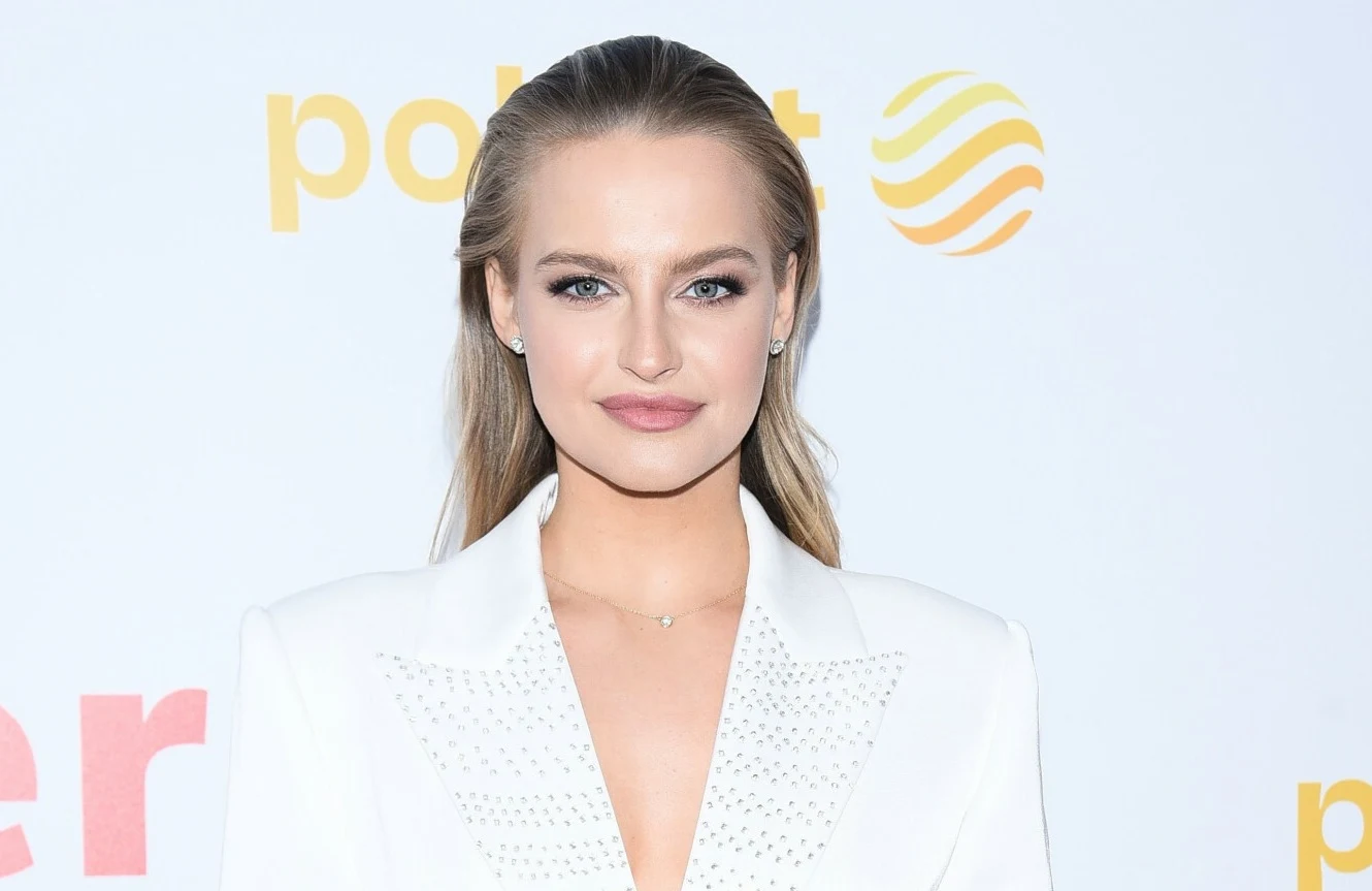 Karolina Pisarek Karolina Pisarek