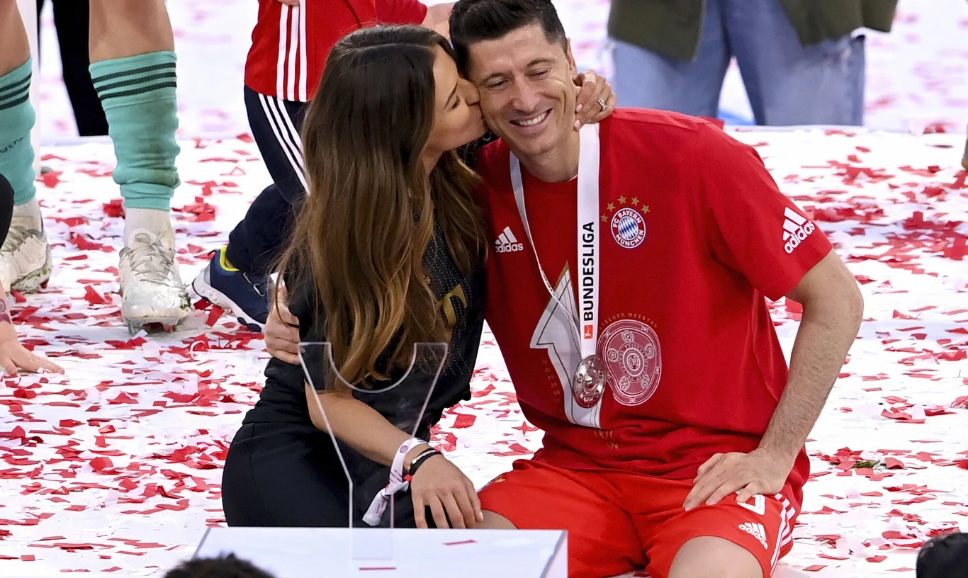 Robert Lewandowski z żoną Anną