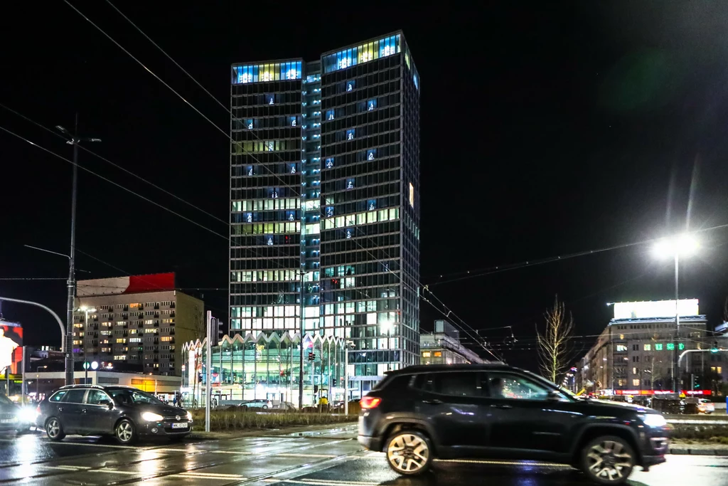 Do zdarzenia doszło w centrum Warszawy, przed jednym z nocnych klubów Do zdarzenia doszło w centrum Warszawy, przed jednym z nocnych klubów