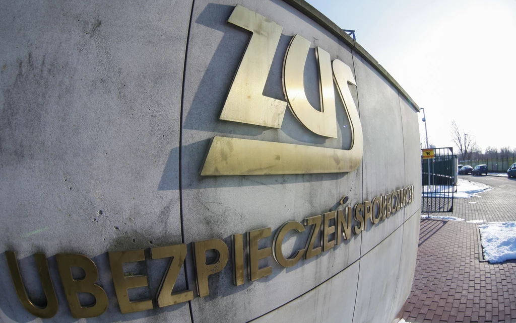 Do końca maja osoby dorabiające do świadczenia przedemerytalnego muszą powiadomić ZUS o przychodach