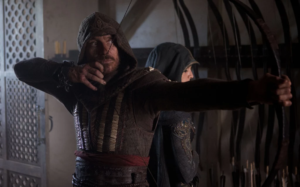 Scena z filmu Netflixa "Assassin's Creed" na podstawie popularnych gier komputerowych