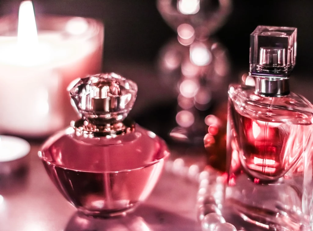 Perfumy to z pewnością jeden z ponadczasowych prezentów na Dzień Matki