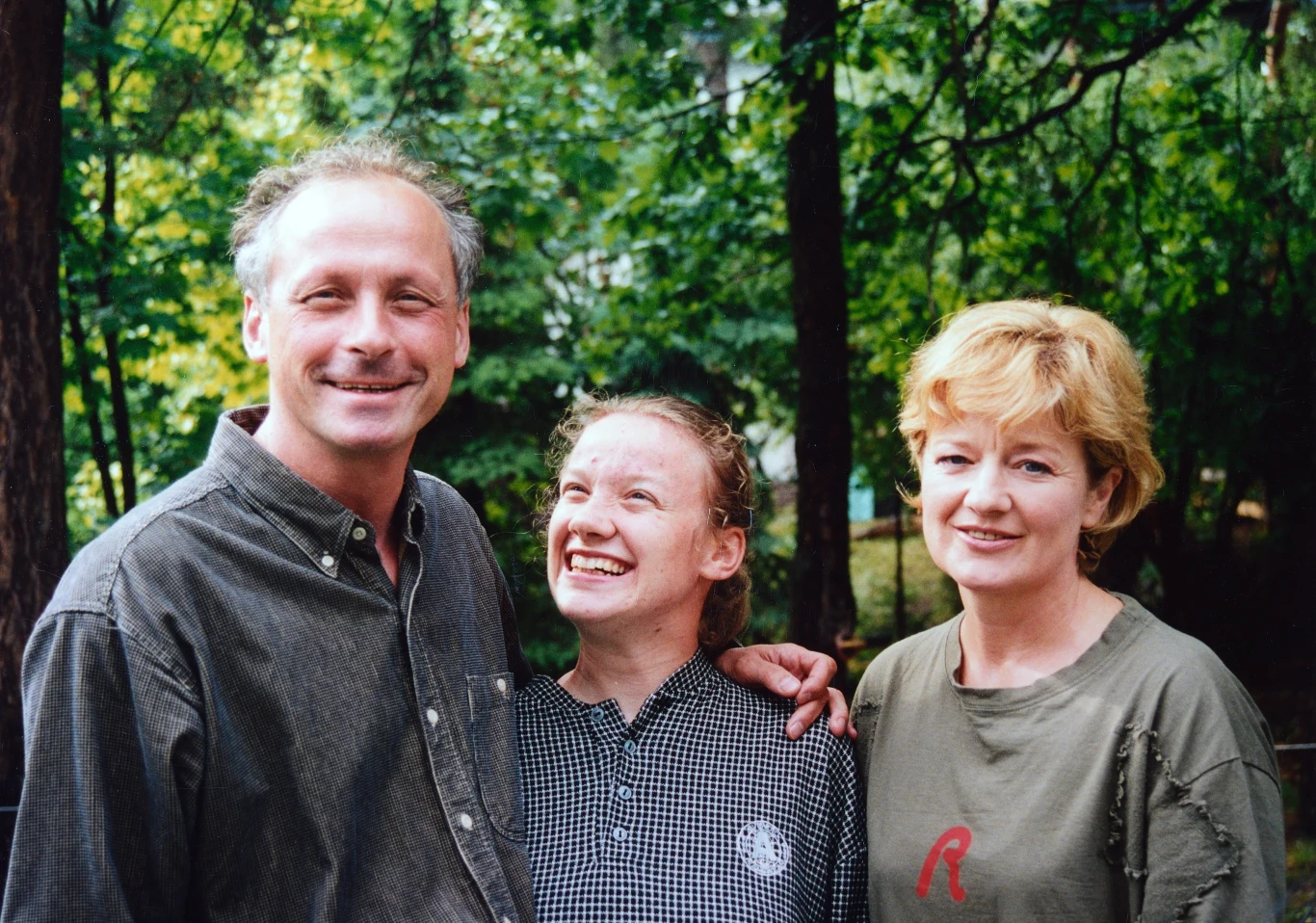 Paweł Wawrzecki z żoną Barbarą Winiarską i córką Anią (2001)